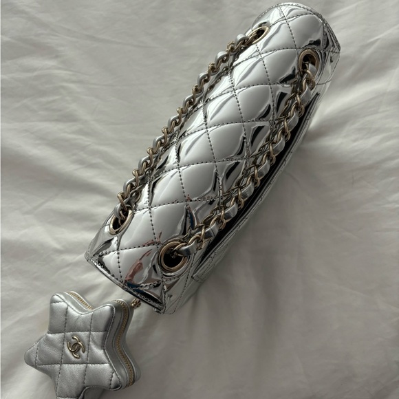 NWT 🖤 CHANEL 24C Silver Mirrored Metallic Medium Star Charm Flap Bag - Picture 10 of 16